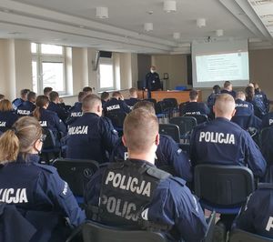 Policjanci w czasie zajęć na kursie doskonalenia zawodowego lokalnego.