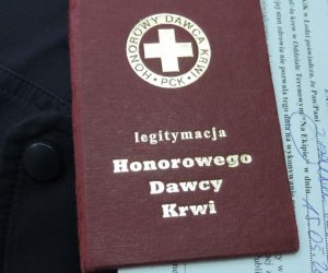 honorowo oddali krew